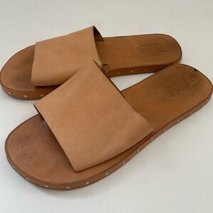Leather tan sandal slides by Tribale Erika Peña size 38 8